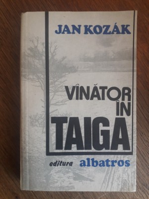 Vanator in taiga - Jan Kozak, vanatoare / R2P4F foto