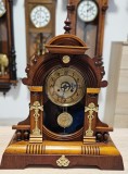 Ceas de semineu cu pendul Thomas Haller