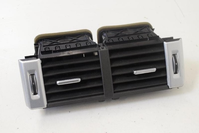 Gura de ventilație planșa de bord LAND ROVER RANGE ROVER EVOQUE L538 2015 OEM: GJ32014L21DA | 10628100