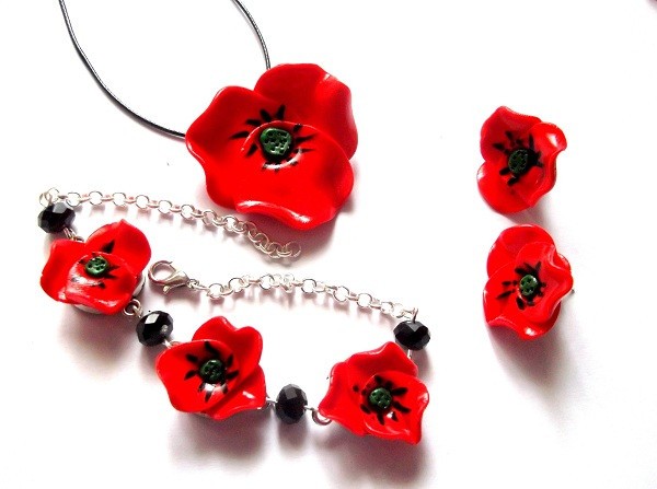 set colier, cercei si bratara reglabila din fimo maci 40565
