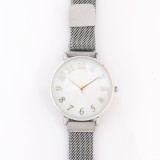 Ceas elegant cu bratara metalica argintie si cadran alb perlat