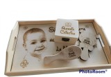 Set Tava Mot Personalizata cu Poza Nume Copil, 4 Piese: Tava Lemn, Cutie, Perie, Oglinda - Cadou Aniversare Botez