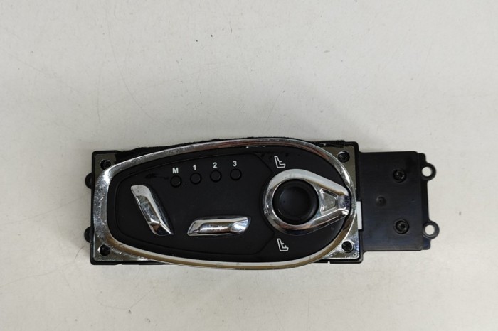Buton de control scaun dreapta ASTON MARTIN DB11 2022 OEM: HY53-14A701-AD 25938993
