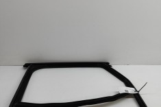 Bandou superior ușă st&acirc;nga spate PORSCHE MACAN 95B 2014 OEM: 95B839431,95B.839.431 | 27844948