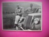 HOPCT 174 B BARBATI SI AUTOMOBIL DE EPOCA 1949 BELGIA-FOTOGRAFIE VECHE TIP CP, Europa, Portrete