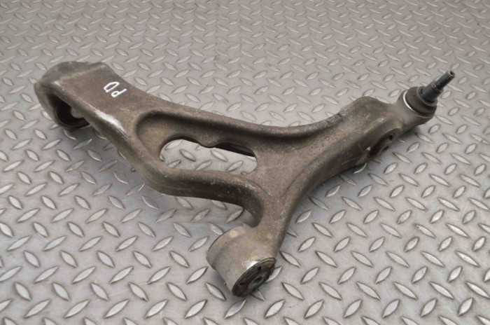 Braț inferior dreapta față PORSCHE CAYENNE 92A 2012 OEM: 7P0407152C