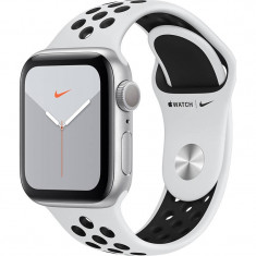 Smartwatch Apple Watch Nike Series 5 GPS 40mm Silver Aluminium Case Pure Platinum Black Nike Sport Band foto