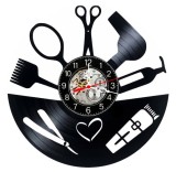Ceas de perete decorativ din disc de vinil, model Frizerie Coafor Hairstylist, Instrumente Tuns, Negru, 30 cm, Mecanism Quartz Silentios