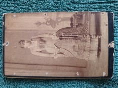 fotografie , anii 1870 ,atelier celebru M Spirescu -Galati , Doamna distinsa . dimensiuni foto 11 cm x 6 cm,