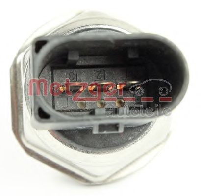 Senzor, presiune combustibil VW TOUAREG (7LA, 7L6, 7L7) (2002 - 2010) METZGER 0906210
