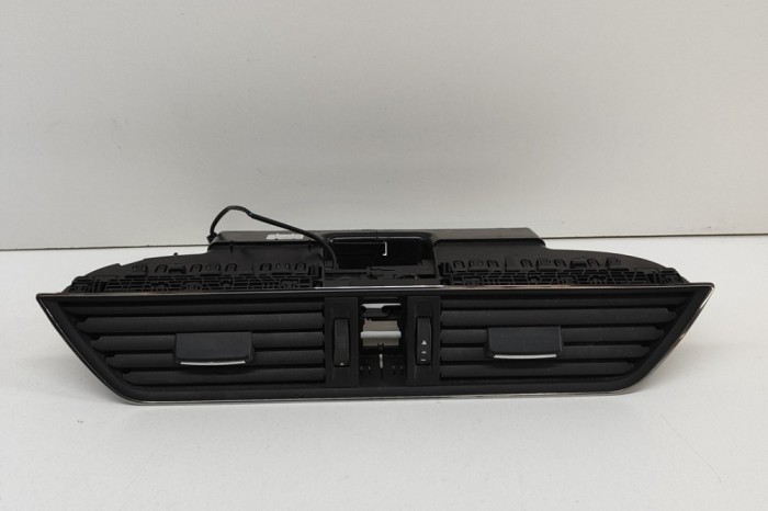 Gura de ventilație planșa de bord SKODA SUPERB III 3V3 2017 OEM: 3V0820951C | 26717230