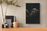 Tablou Canvas, "Lynx &icirc;n lumina misterioasă a pădurii", Felina, Privire, Pădure, Mister, Lumină, Curiozitate, 26 x 39 cm, CMCLASS