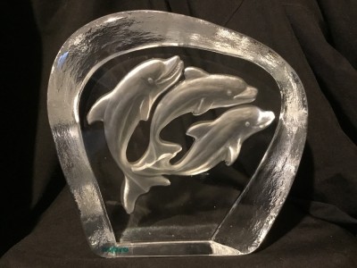arta / colectie - Piesa masiva din cristal delfini design Mats Jonasson ! foto