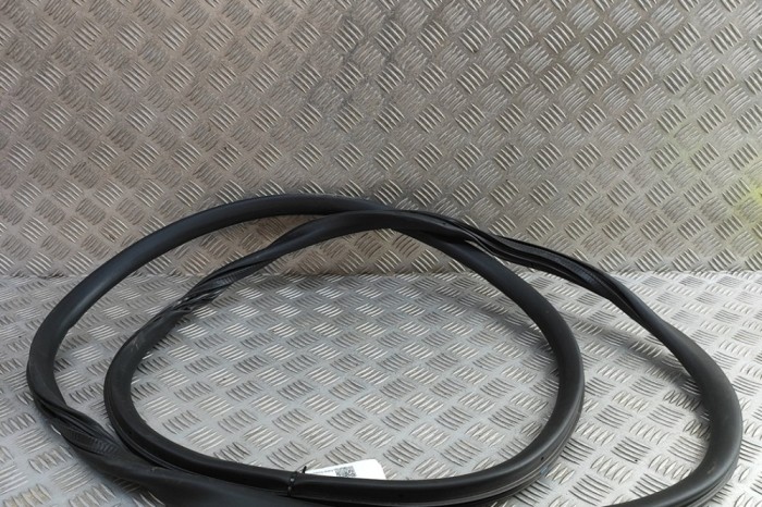 Garnitura ușă dreapta față CITRO&Euml;N JUMPY III Van 2024 OEM: 9806514880 | 31882679