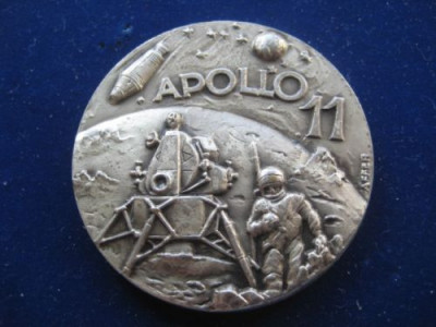 358a-APOLLO 11- Medalie 1969- First men on the moon, alama argintata, sem. AFFER foto