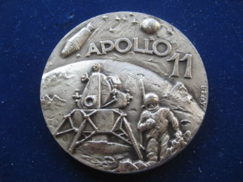 358a-APOLLO 11- Medalie 1969- First men on the moon, alama argintata, sem. AFFER