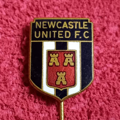 Insigna (model vechi) fotbal - NEWCASTLE UNITED FC (Anglia)