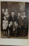 Fotografie tip Carte postala, Parinti cu copii, perioada interbelica