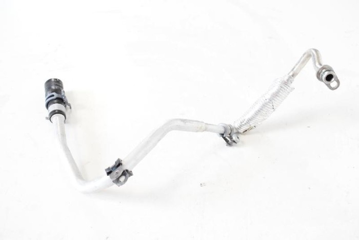 Furtun AUDI A4 8W2, B9 2016 OEM: 06M121085H 4078995