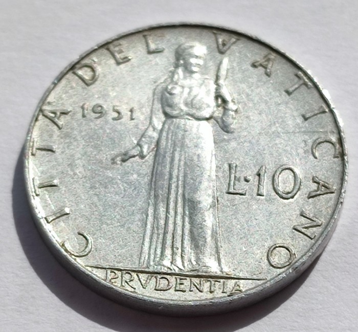 962. Moneda Vatican 10 lire 1951 (AN) (Al 260-lea Papa Pius al XII-lea)