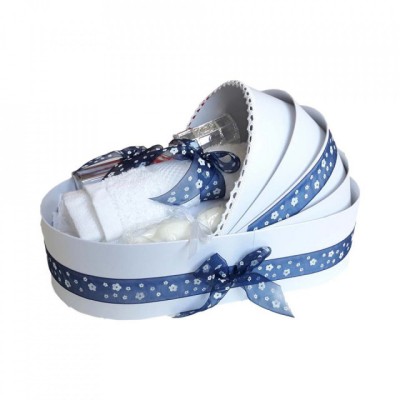 Trusou botez complet, in landou, decor cu fundita bleumarin cu floricele foto