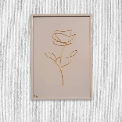 Tablou trandafir, sculptura din fir continuu de sarma placata cu aur, 22&amp;times;31 cm, rama alba foto