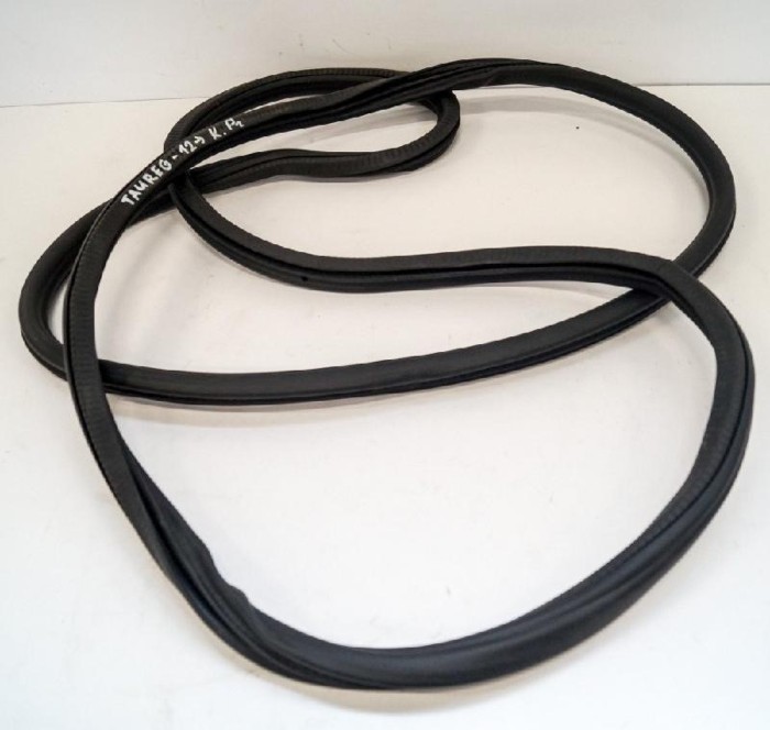 Garnitura ușă st&acirc;nga față VW TOUAREG 7P5 2012 OEM: 7P0867365B | 2587470