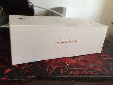 Vind telefon Huawei P30. Garantie 2 ani. telefonul este dual sim necodat. foto