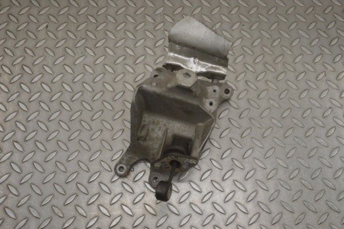 Suport motor dreapta AUDI Q7 4M 2015 OEM: 4M0199308AT 2387349
