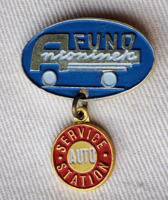 Autocamion statie Service auto, insigna superba
