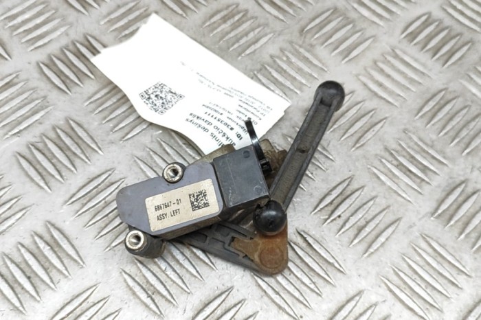 Senzor de nivel &icirc;nălțime st&acirc;nga față BMW X5 F15, F85 2015 OEM: 6867646,6867647 | 30351111