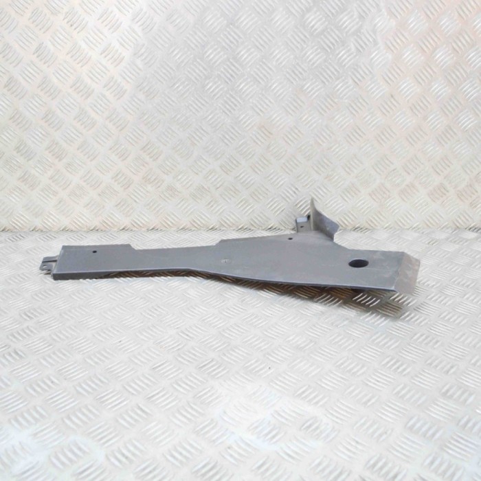 Scut motor st&acirc;nga spate BMW 7 F01, F02 2012 OEM: 7185135