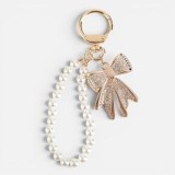 Breloc Charm Fundita Aurie cu Strase și Margele Albe - 14cm, CMCLASS