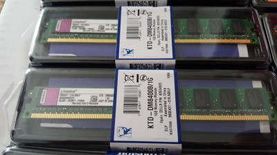 Lot 11 Memorii Kingston KTD-DM8400B/1G DDR2 667Mhz foto