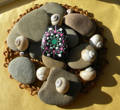 Mandala Stone 16, Spiritual Yoga &amp;amp; Meditation Dot Art pictura acrilica pe piatra foto