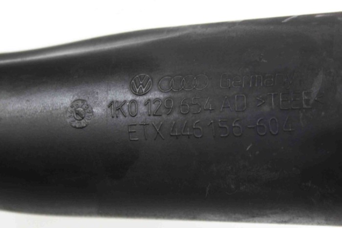 Furtun intercooler dreapta SKODA OCTAVIAII 1Z3 2010 OEM: 1K0129654