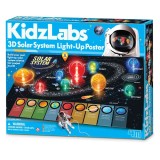 Cumpara ieftin Joc educativ 4M, Poster luminos 3D cu sistemul solar, Kidzlabs