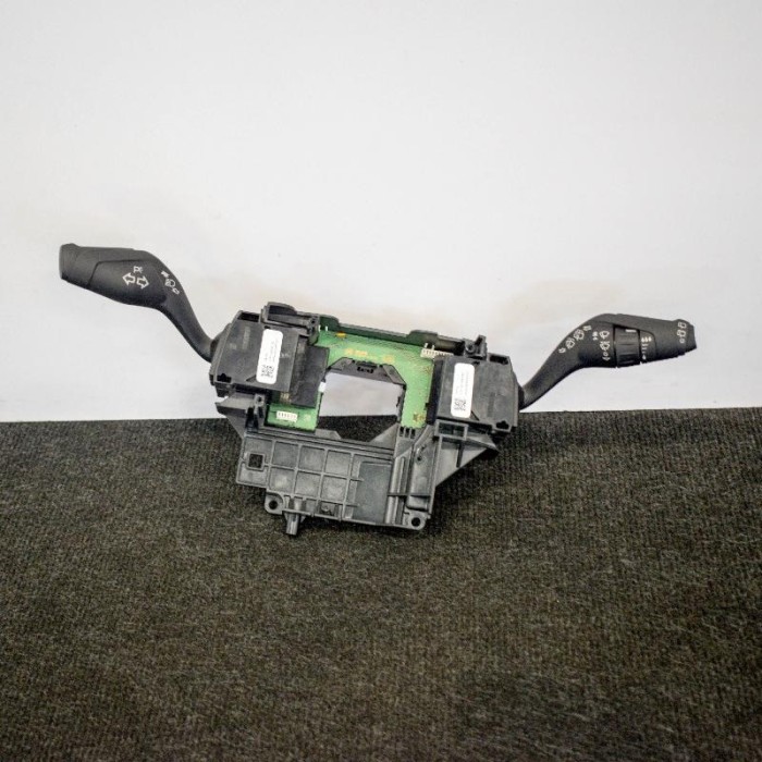 Maneta semnalizare ștergătoare FORD FOCUS III 2016 OEM: AV6T-13335-AEF1ET-17A553-BAF1ET-13N064-AC 3988189
