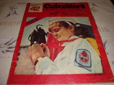 Revista Cutezatorii - nr 42 din 1971 - are un sfert de paginadecupata foto