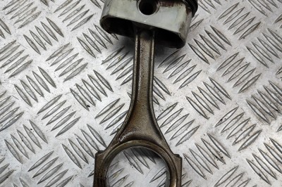 Piston AUDI A6 4F2, C6 2007 OEM: 06E198401C 23115894 foto