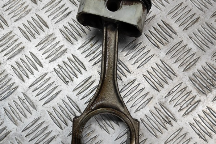 Piston AUDI A6 4F2, C6 2007 OEM: 06E198401C 23115894