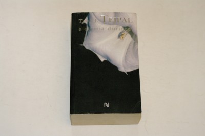 Alchimia dorintei - Tarun J. Tejpal foto