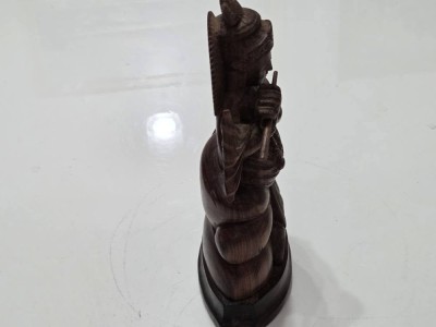 Statueta vintage Krishna cantand la flaut foto