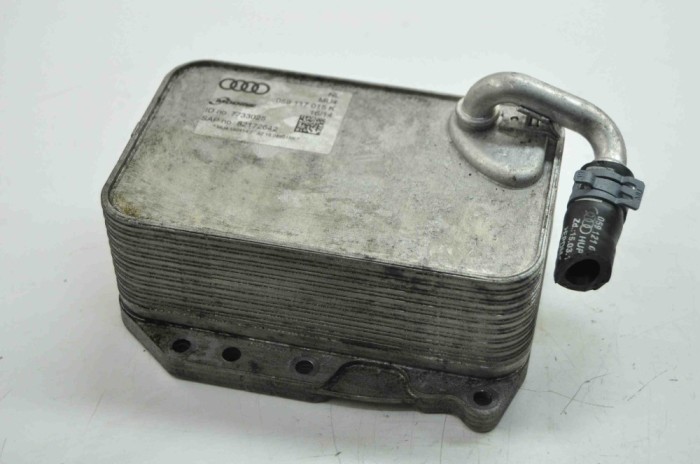 Răcitor de ulei AUDI Q7 4M 2015 OEM: 059117015K