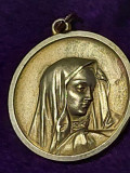 Medalie/distintie/medalion Religios vechi,metal auriu,2,7 cm,stantat pe spate