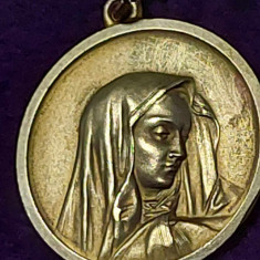 Medalie/distintie/medalion Religios vechi,metal auriu,2,7 cm,stantat pe spate