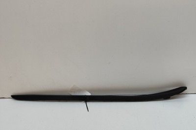 Ornament vertical parbriz dreapta BMW X1 F48 2016 OEM: 7350610 | 32053260 foto