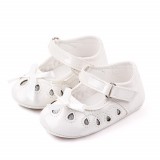 Pantofiori albi din lac (Marime Disponibila: 0-3 luni)