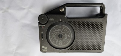 RADIO TURNY SCHNEIDER , NU FUNCTIONEAZA . foto
