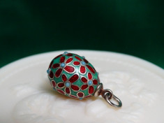 PANDANT OU COPIE FABERGE ARGINT CU EMAIL DECORAT CU TURCOAZE foto